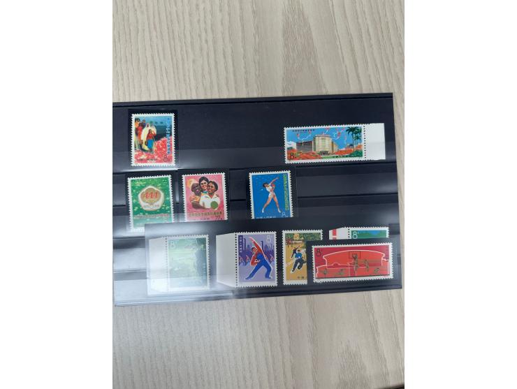 mostly complete, some with duplicates. Large quantity. Please view.